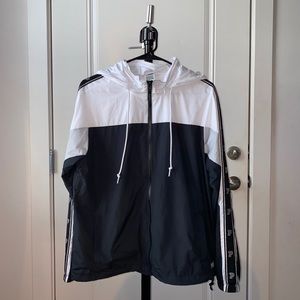 PINK Victoria Secret Wind Breaker w/ Collapse Hood